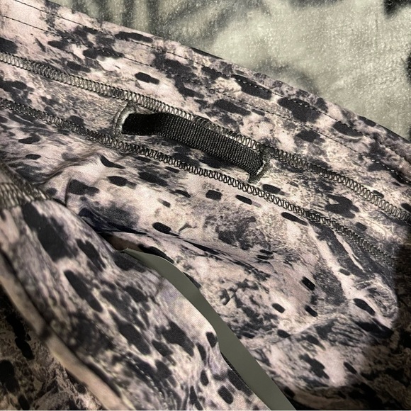 Lululemon high waisted Base Pace High-Rise Tight leggings 25" - Picture 10 of 12